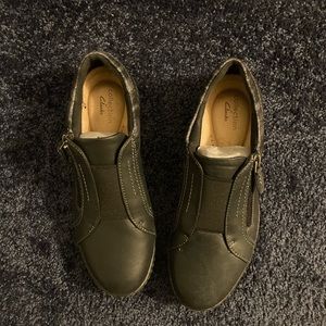 Clarks Carolyn Cove Leather Slip on, Women’s Sz 9.5 Medium